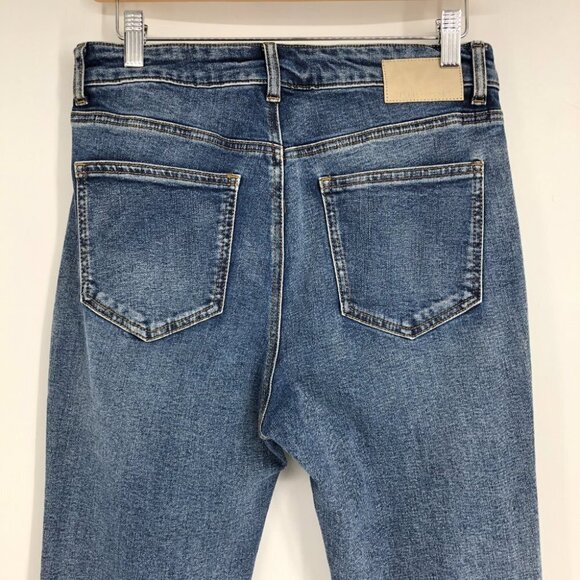 NWT Desigual Medium Wash Floral Embroidered Flared Jeans size 6 - Picture 9 of 15